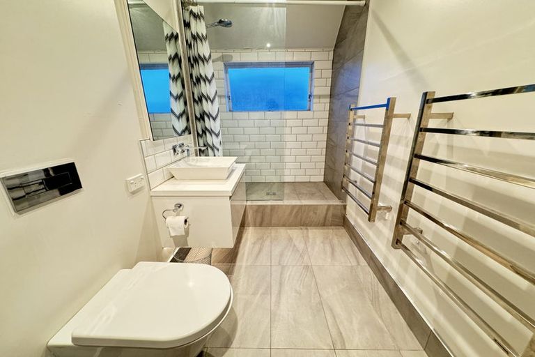 Photo of property in 2/100 Office Road, Merivale, Christchurch, 8014