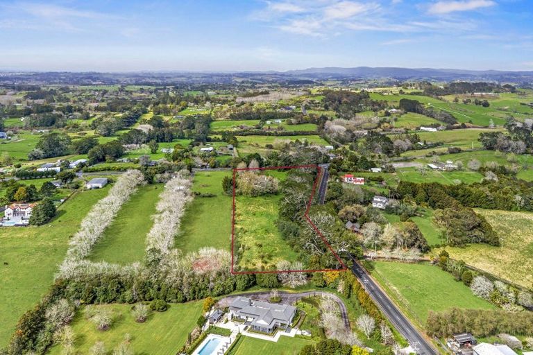 Photo of property in 86 Tawa Road, Kumeu, 0891