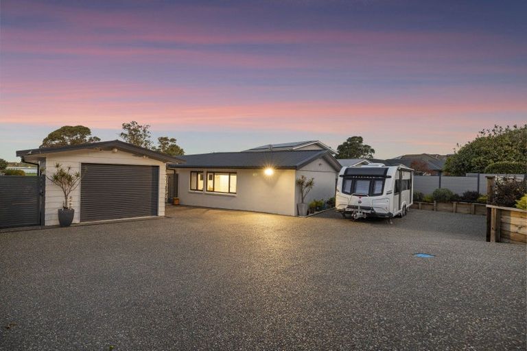 Photo of property in 26 Harbour View Road, Omokoroa, 3114