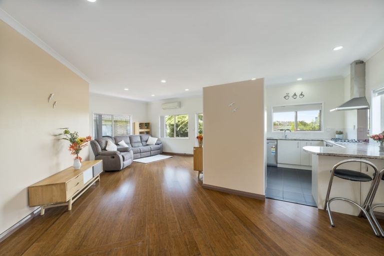 Photo of property in 25c Buscomb Avenue, Henderson, Auckland, 0610
