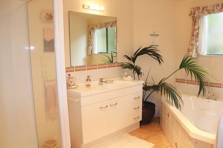 Photo of property in 13 Bush Haven Drive, Te Kamo, Whangarei, 0112