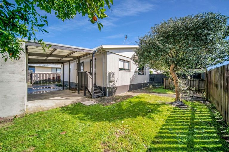 Photo of property in 45a Sutton Crescent, Papakura, 2110