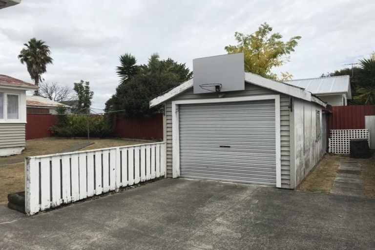 Photo of property in 1/4 Bunnythorpe Road, Papakura, 2110
