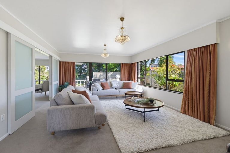Photo of property in 14 Norfolk Rise, Waiuku, 2123