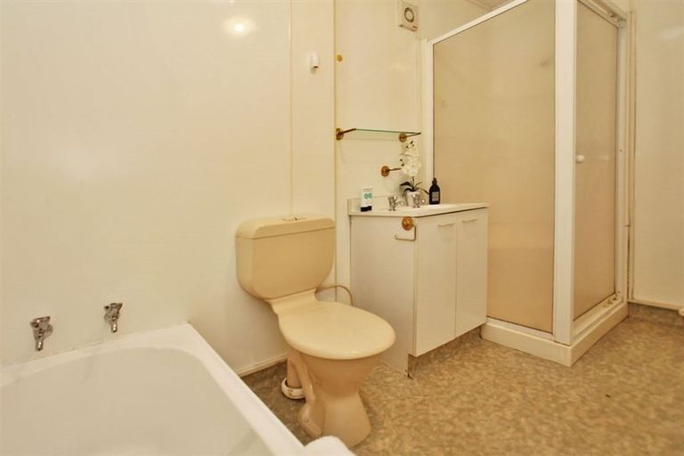 Photo of property in 2/27 Maxwell Street, Riccarton, Christchurch, 8041