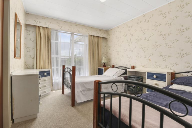 Photo of property in 41 Hepburn Road, Glendene, Auckland, 0602