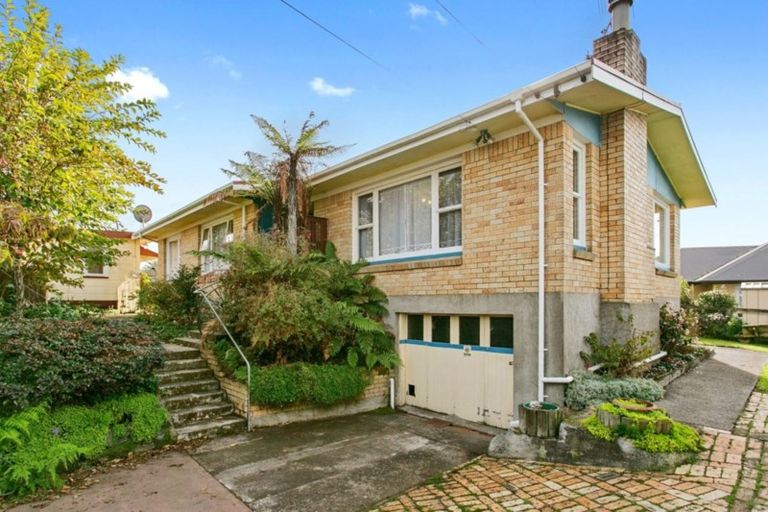 Photo of property in 25 Young Street, Morrinsville, 3300