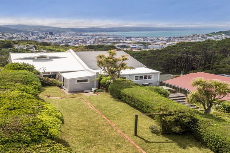 Photo of property in 9 Connaught Terrace, Brooklyn, Wellington, 6021