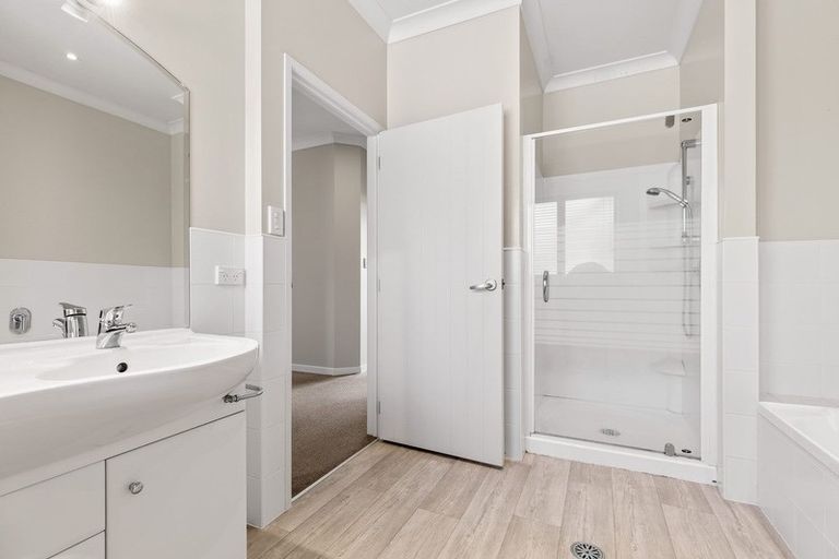 Photo of property in 51 The Ritz, Orewa, 0931