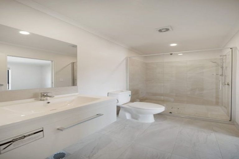 Photo of property in 5 Settlement Road, Papakura, 2110