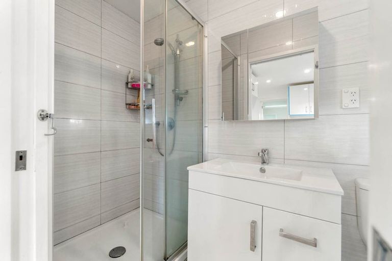 Photo of property in 1/153 Manuka Road, Bayview, Auckland, 0629
