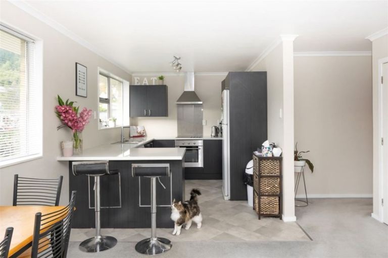 Photo of property in 51 Hampden Street, Picton, 7220