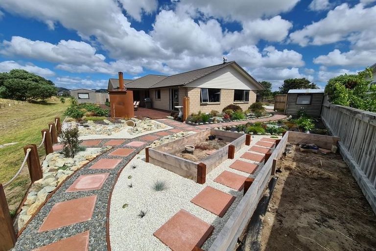 Photo of property in 134 Kelly Jade Avenue, Matarangi, Whitianga, 3592