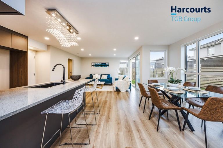 Photo of property in 18 Aeronautic Road, Takanini, 2112