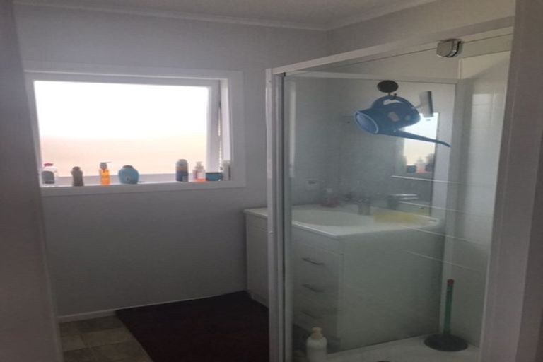 Photo of property in 28-30 Lake Pupuke Drive, Takapuna, Auckland, 0622