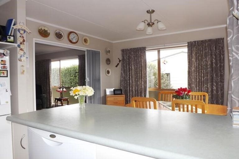 Photo of property in 10 Te Kama Street, Levin, 5510