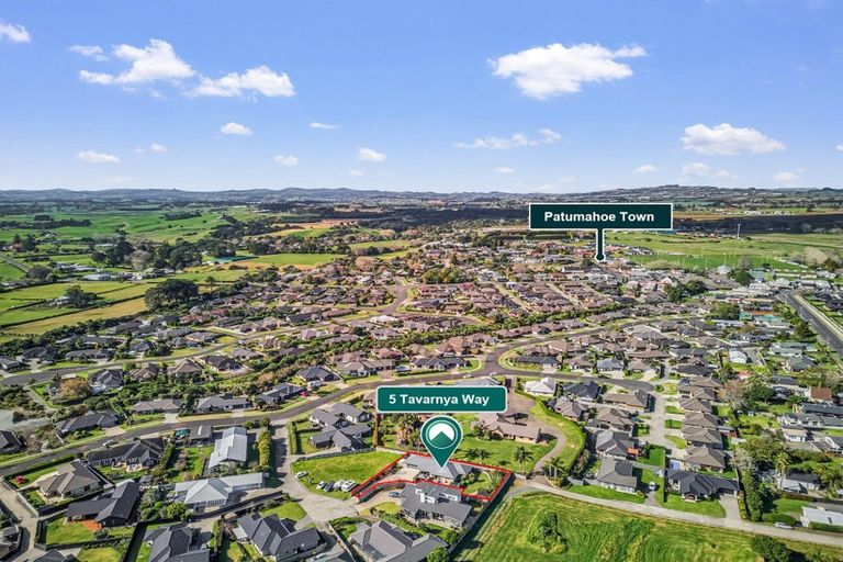 Photo of property in 5 Tavarnya Way, Patumahoe, Pukekohe, 2679