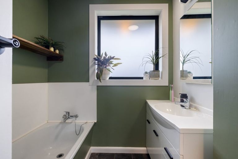 Photo of property in 9 Wolsey Place, Hillmorton, Christchurch, 8025