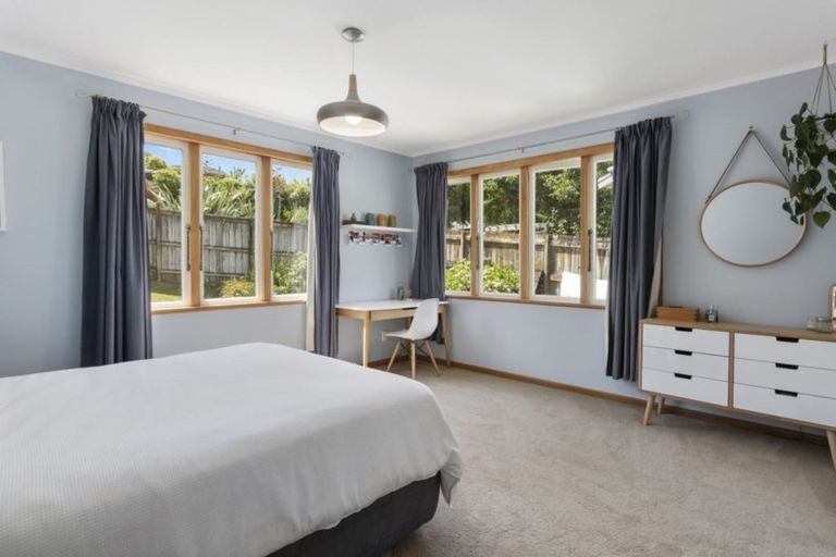 Photo of property in 47 Hebron Road, Waiake, Auckland, 0630