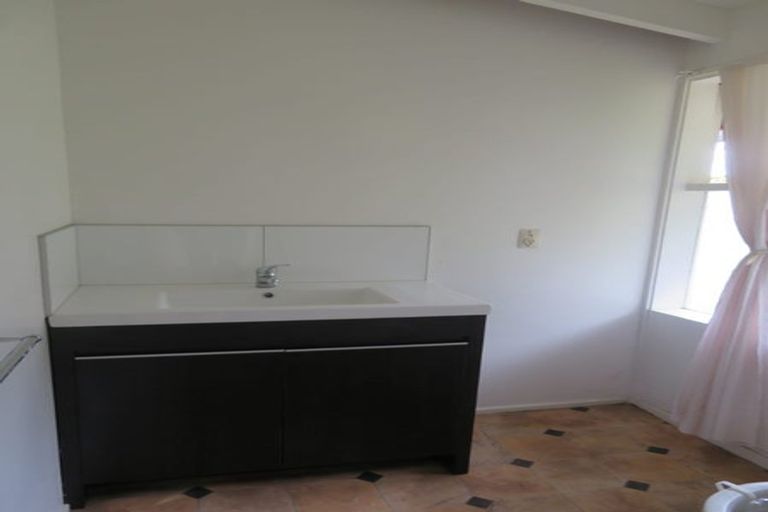 Photo of property in 4 Knox Road, Hillpark, Auckland, 2102