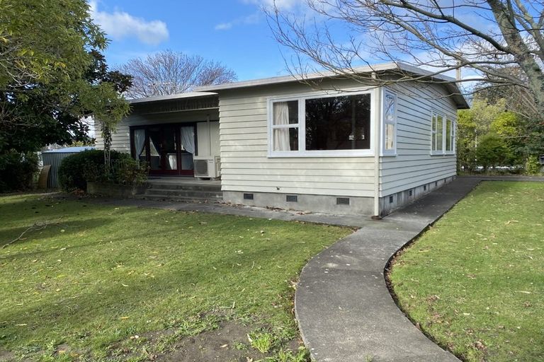 Photo of property in 12 Guthrie Road, Havelock North, 4130