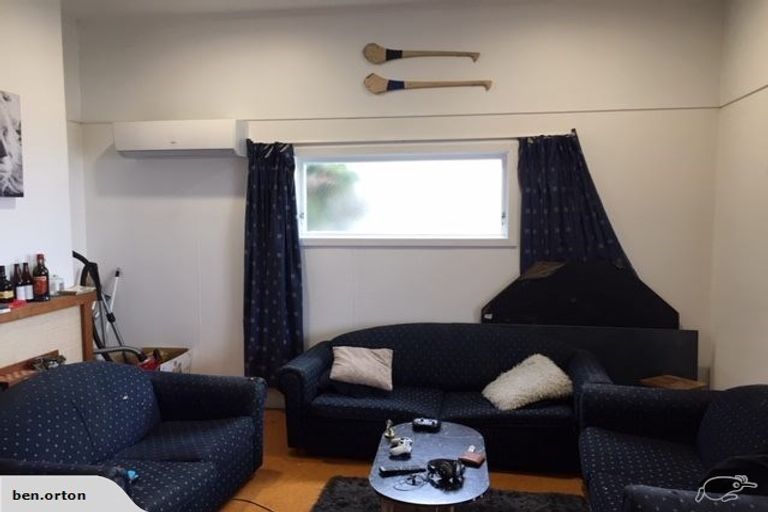 Photo of property in 60 Mortimer Terrace, Brooklyn, Wellington, 6021