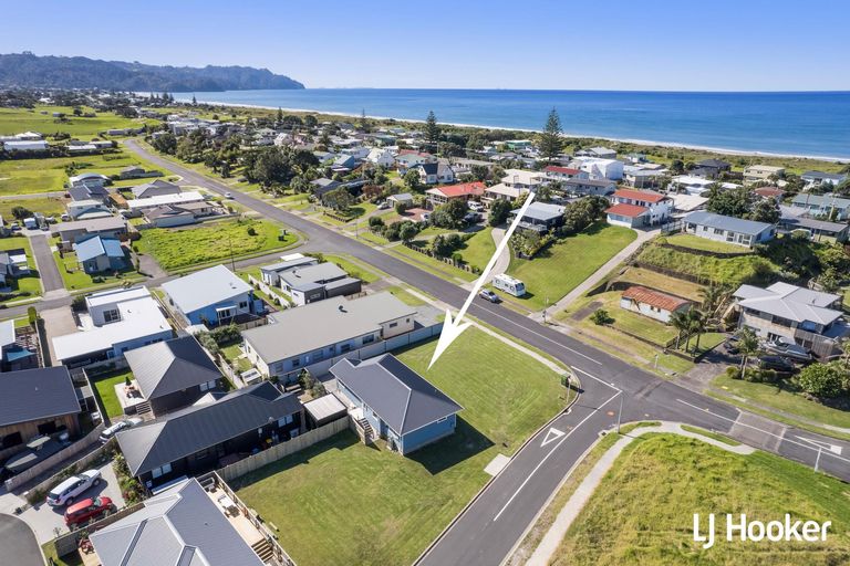 Photo of property in 4 Sandy Place, Waihi Beach, 3611