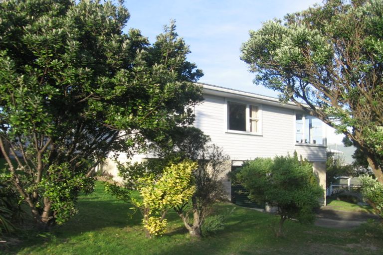 Photo of property in 15 Forth Place, Papakowhai, Porirua, 5024