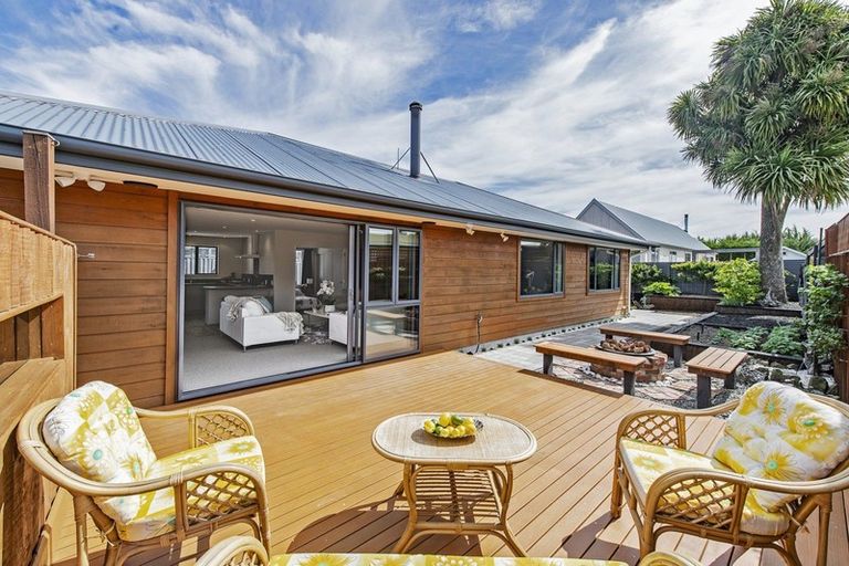 Photo of property in 27 Reserve Road, Waikuku Beach, 7473