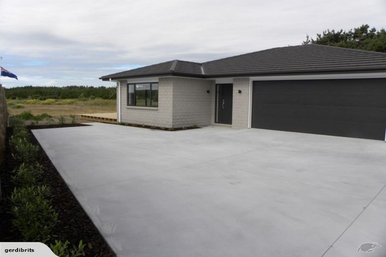 Photo of property in 13 Oxnam Place, Foxton Beach, Foxton, 4815