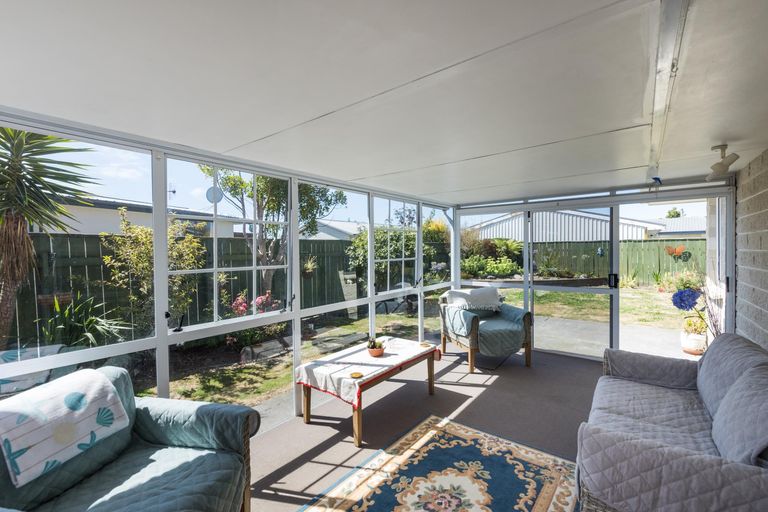 Photo of property in 21 Colonial Place, Kelvin Grove, Palmerston North, 4414