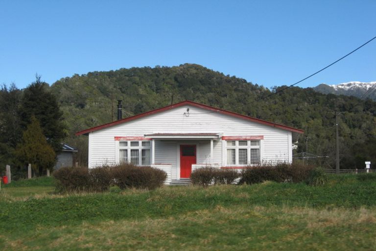 Photo of property in 28 Stafford Street, Blackball, 7804