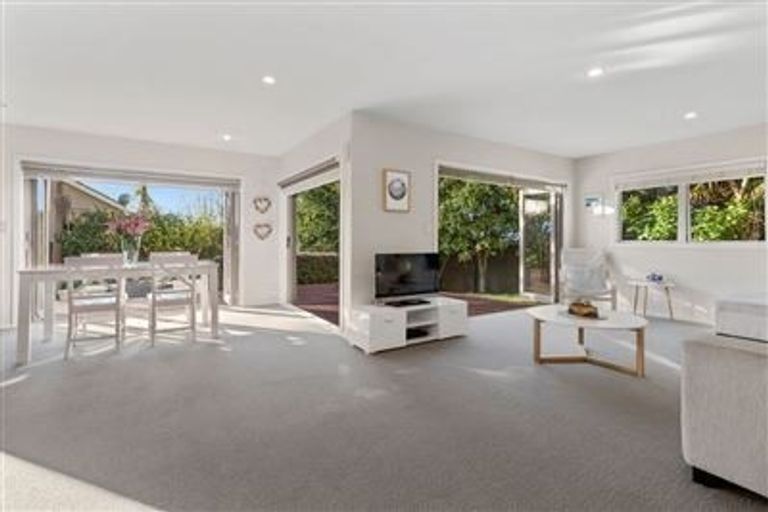 Photo of property in 29a Kowhai Road, Mairangi Bay, Auckland, 0630