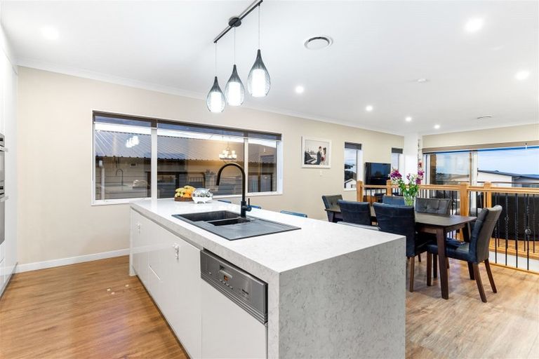 Photo of property in 30 Bounty Road, Long Bay, Auckland, 0630