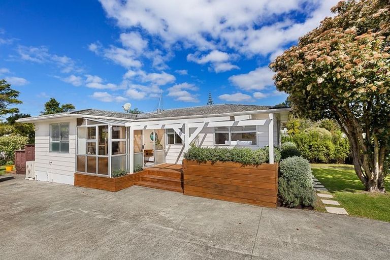 Photo of property in 5 Clensmore Place, Torbay, Auckland, 0630
