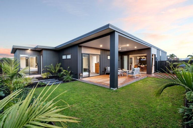 Photo of property in 99 The Boulevard, Papamoa Beach, Papamoa, 3118