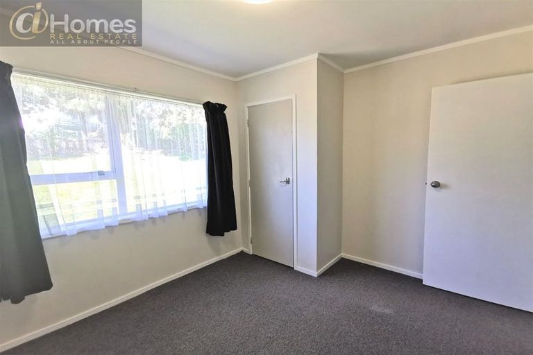 Photo of property in 44 Cedar Heights Avenue, Massey, Auckland, 0614