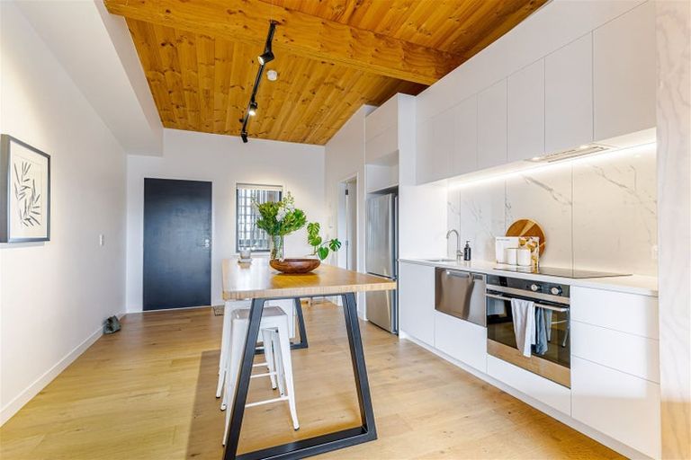 Photo of property in 10/165 Hobsonville Point Road, Hobsonville, Auckland, 0616