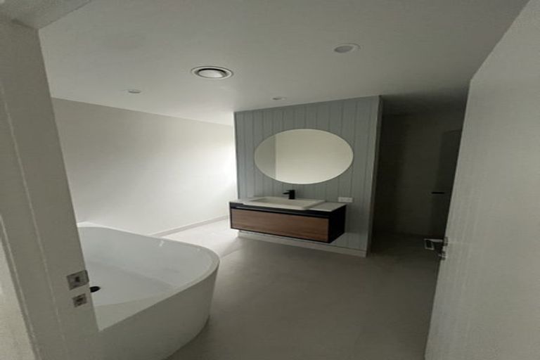 Photo of property in 46 Napier Road, Terrace End, Palmerston North, 4410