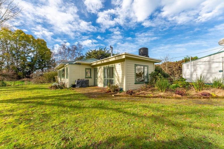 Photo of property in 284 Broad Gully Road, Morven, Waimate, 7979