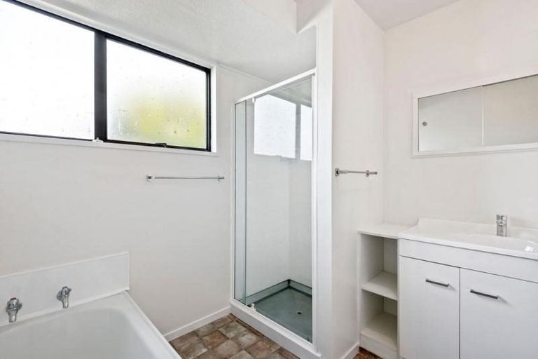 Photo of property in 18 Resolution Place, Bryndwr, Christchurch, 8053