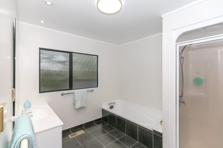 Photo of property in 11 Moreland Avenue, Pukete, Hamilton, 3200