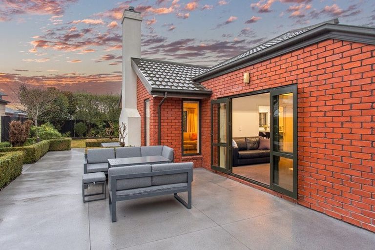 Photo of property in 7 Applecross Lane, Harewood, Christchurch, 8051