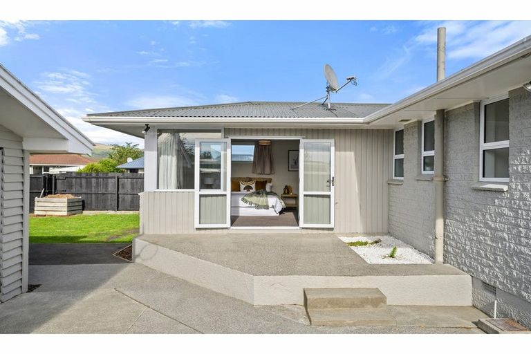 Photo of property in 90 Hargood Street, Woolston, Christchurch, 8062
