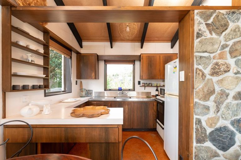 Photo of property in 43 Field Way, Waikanae Beach, Waikanae, 5036