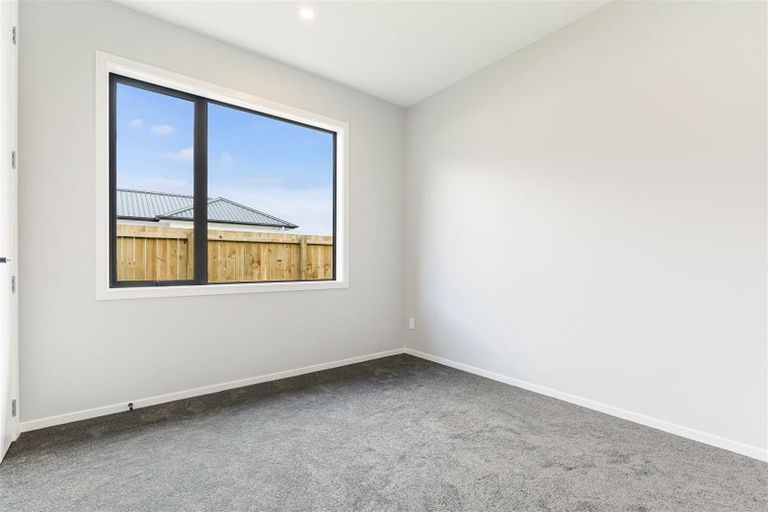 Photo of property in 8 Cutfield Lane, Kumeu, 0810
