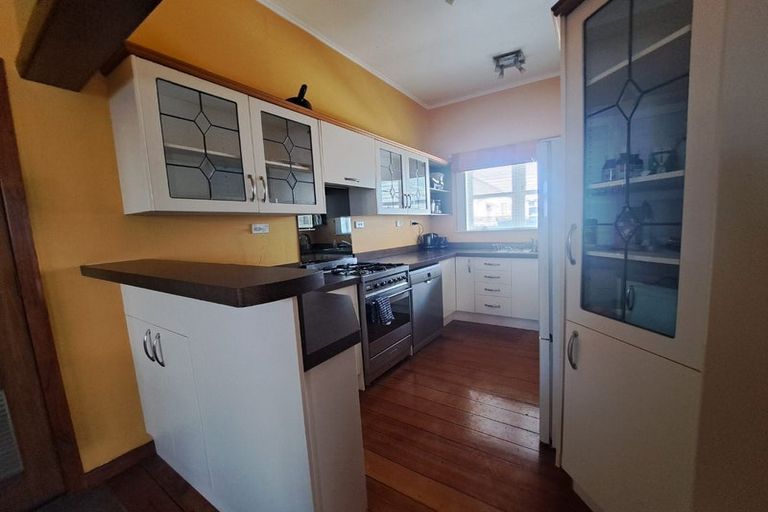 Photo of property in 2 Heretaunga Street, Petone, Lower Hutt, 5012