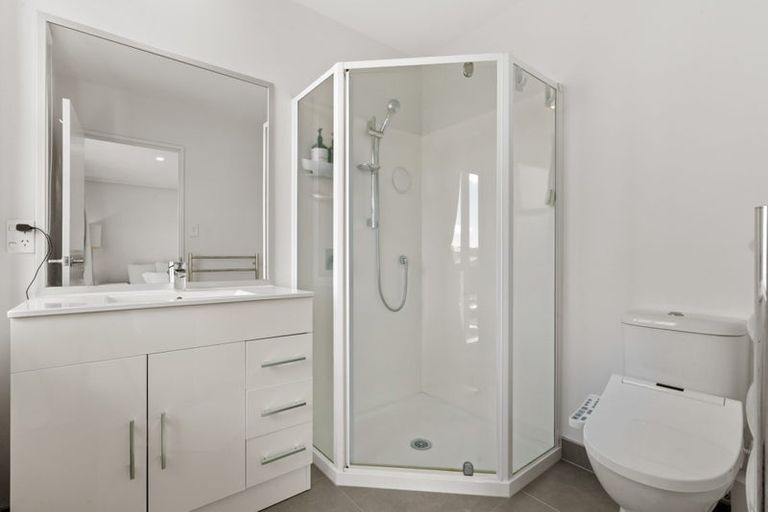 Photo of property in 16 Hakaro Way, Takanini, 2112