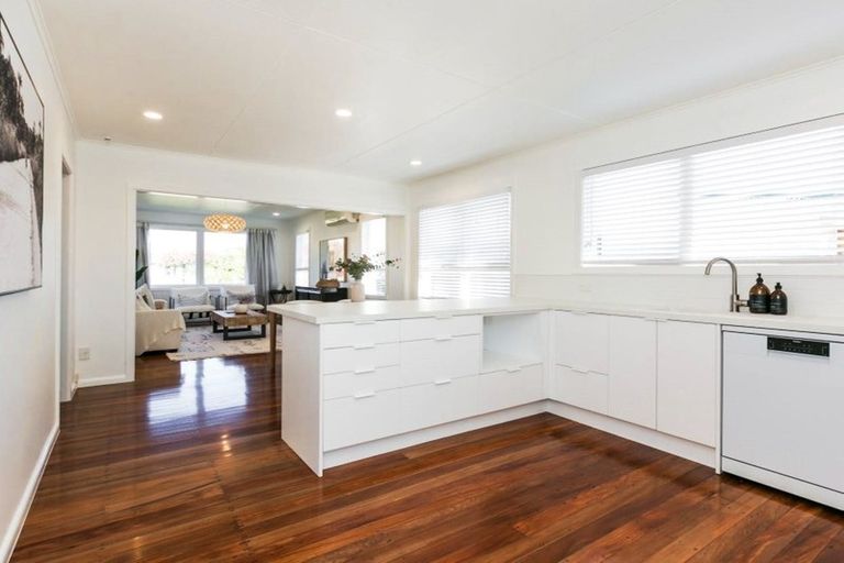 Photo of property in 9 Gardiner Place, Havelock North, 4130