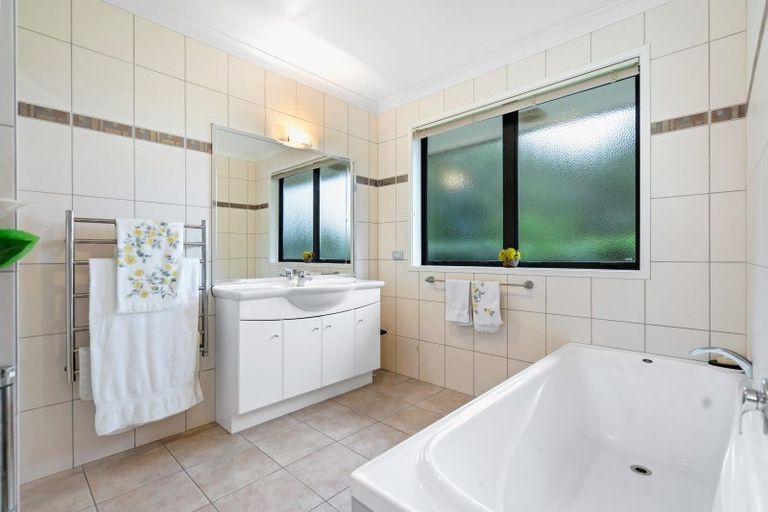 Photo of property in 13 Brentwood Avenue, Te Kamo, Whangarei, 0112